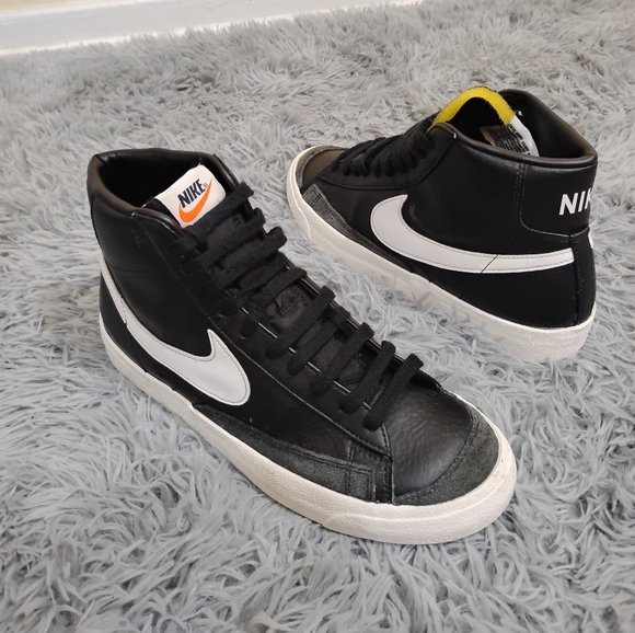 Nike Blazer Mid '77 Mens Size 9 Black White Athletic Shoes Sneakers BQ6806-002 - Picture 1 of 13